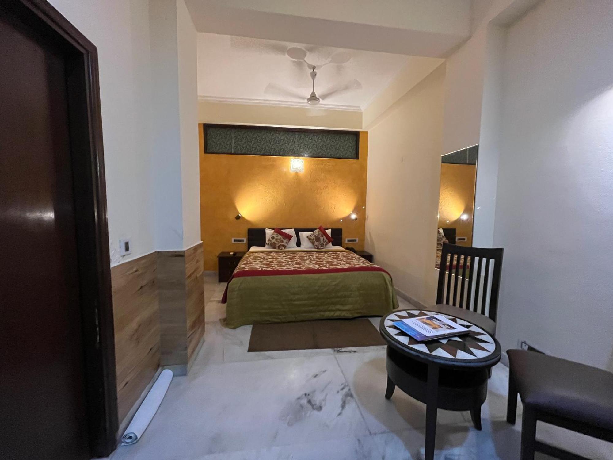Hoshangabad Treehouse Narmade A Riverfront Resort & Spa Narmadapuram מראה חיצוני תמונה