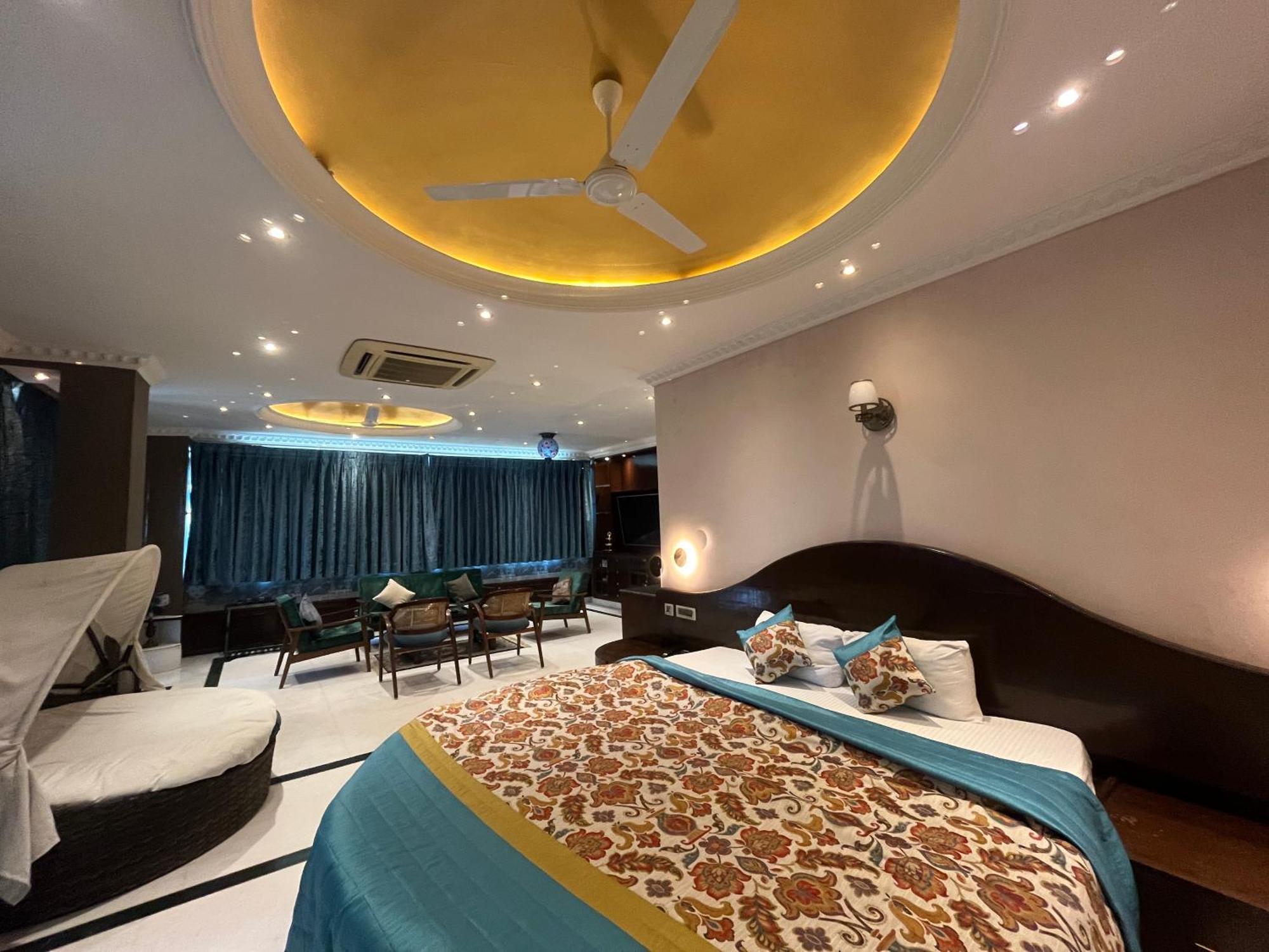 Hoshangabad Treehouse Narmade A Riverfront Resort & Spa Narmadapuram מראה חיצוני תמונה