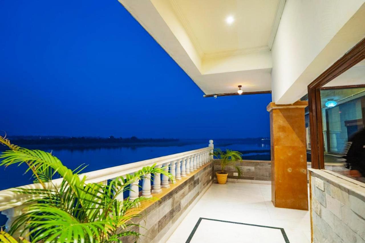 Hoshangabad Treehouse Narmade A Riverfront Resort & Spa Narmadapuram מראה חיצוני תמונה