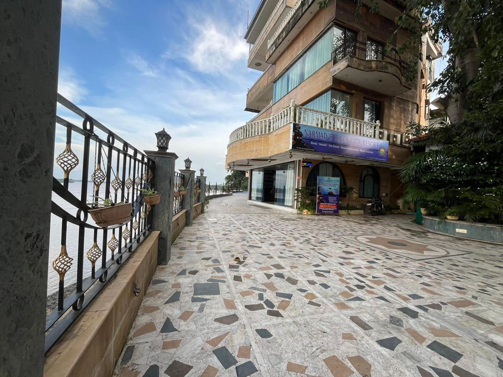 Hoshangabad Treehouse Narmade A Riverfront Resort & Spa Narmadapuram מראה חיצוני תמונה
